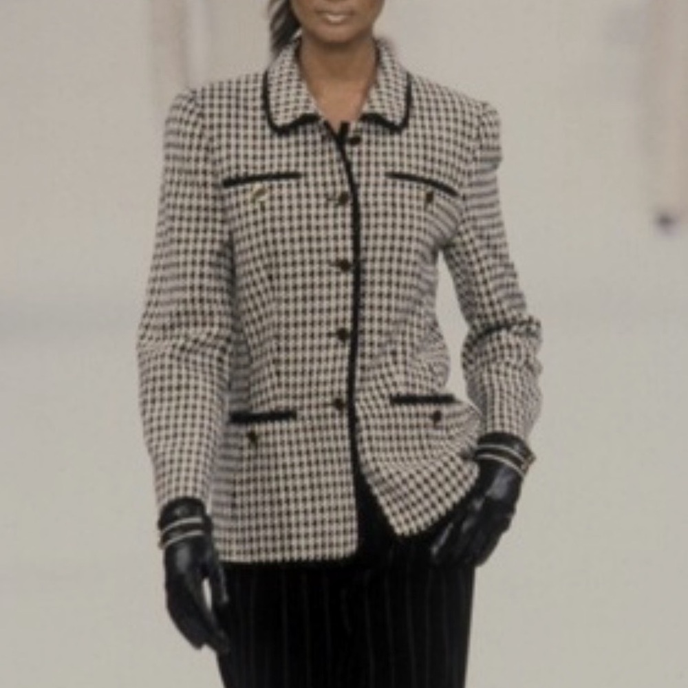 Escada By Margaretha Ley houndstooth black and off white blazer